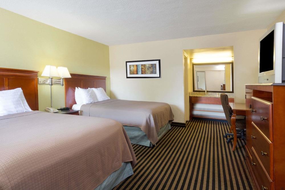 Red Carpet Inn Washington Dc Exterior photo